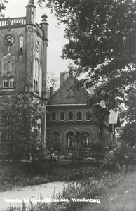 605771 Gezicht op de boerderij met toren Klein Geerestein (Geeresteinselaan 69) te Woudenberg.